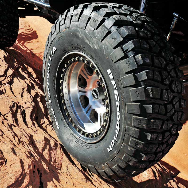 33X10.5 R15 Bf Goodrich Mud Terrain Km2