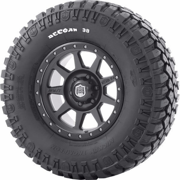305/65 R17 Mickey Thompson Deegan 38 (Reforzada) 121Q